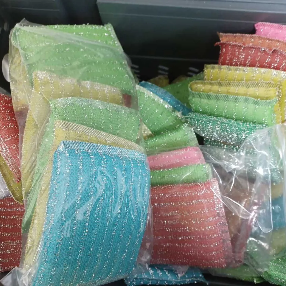 LARGE QUANTITY OF CLEANING DUSTING CLOTH SPONGE 