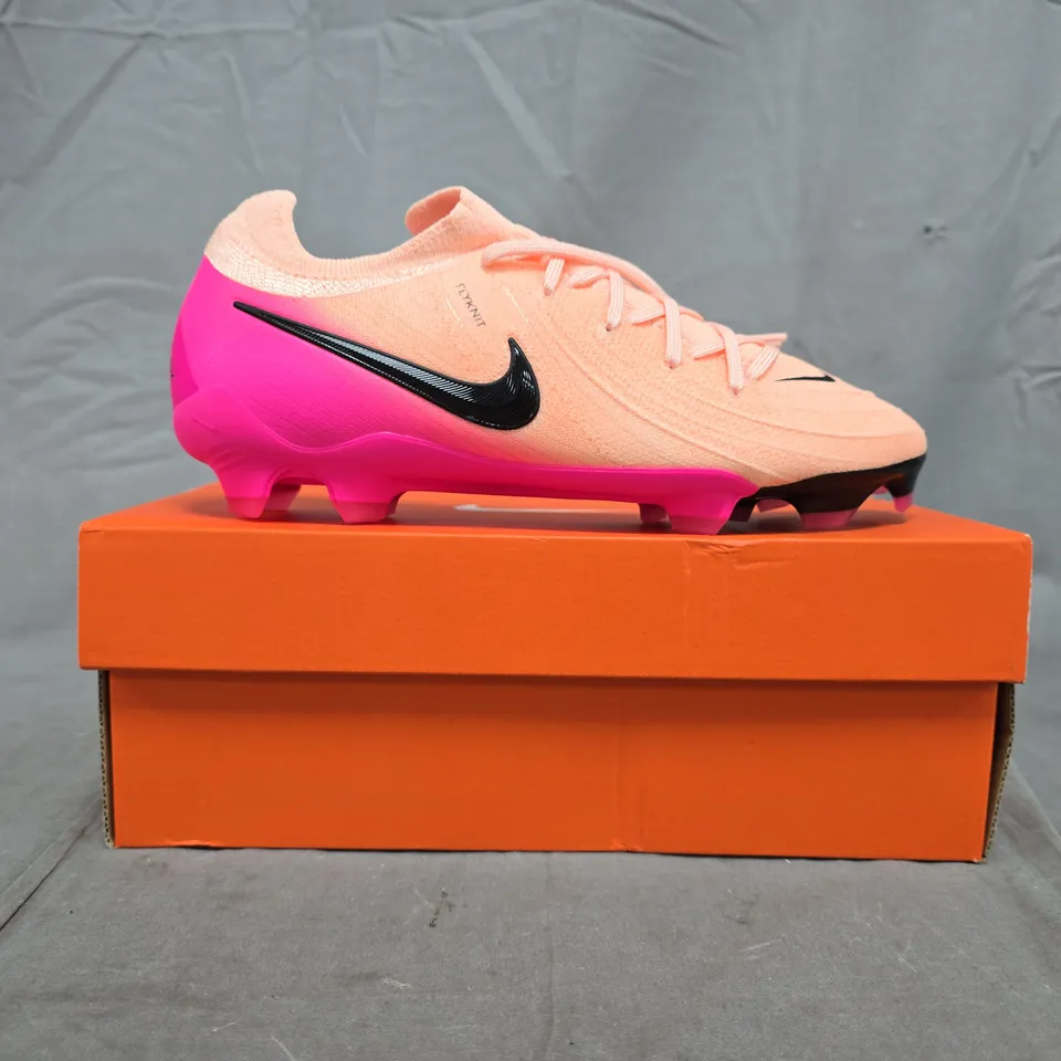 BOXED PAIR OF NIKE PHANTOM GX II PRO FOOTBALL BOOTS IN PINK/PALE ORANGE SIZE UK 5