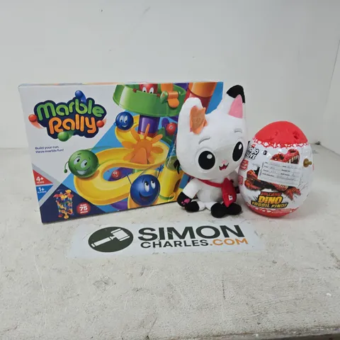 APPROXIMATELY 12 ASSORTED TOYS & GAMES PRODUCTS TO INCLUDE MARBLE RALLY, PLUSH, ROBOALIVE DINO FOSSIL, ETC