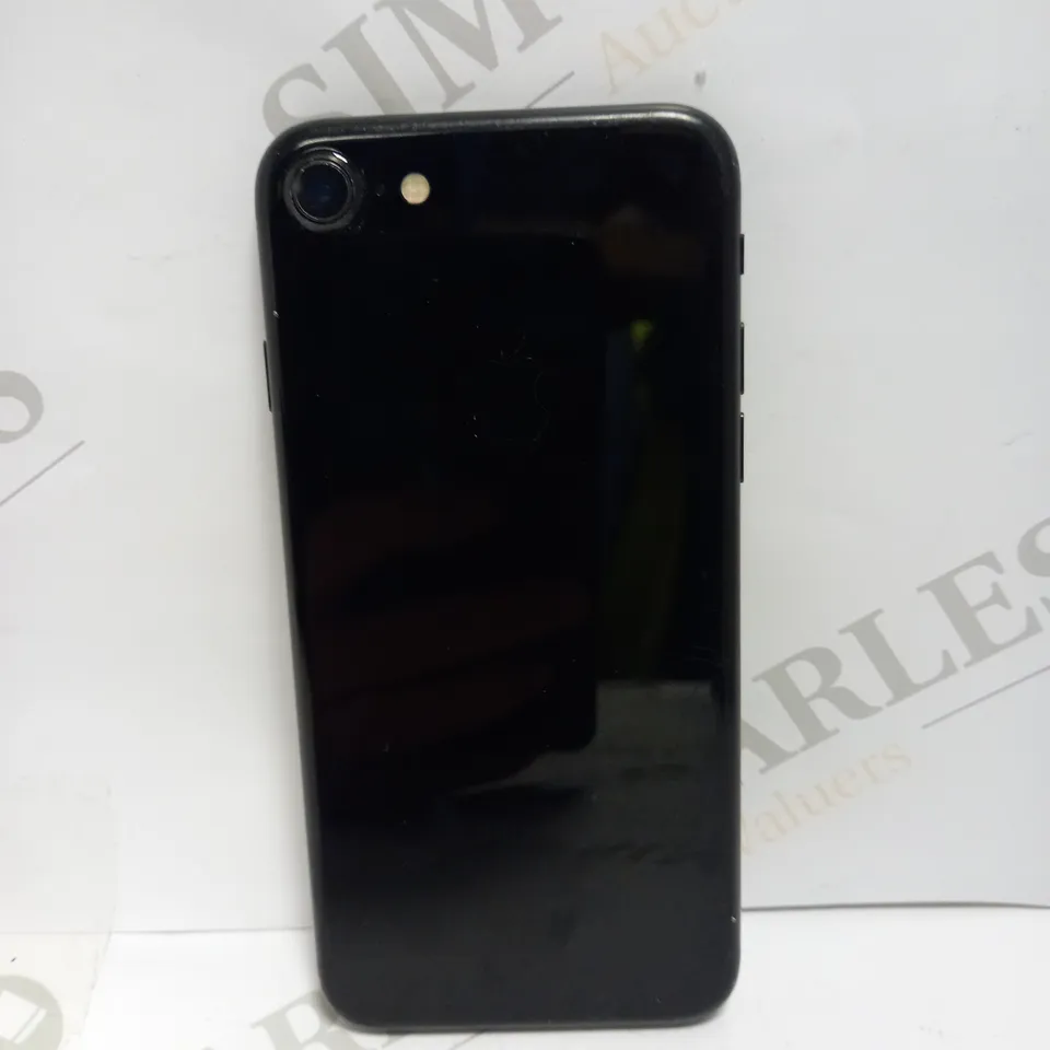 APPLE IPHONE 7 (A1778) SMARTPHONE