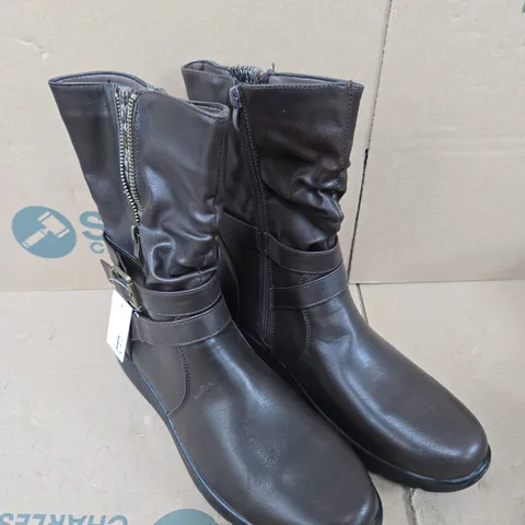 SHOES BY EMMA CATALINA BOOTS – DARK BROWN, UK 8 