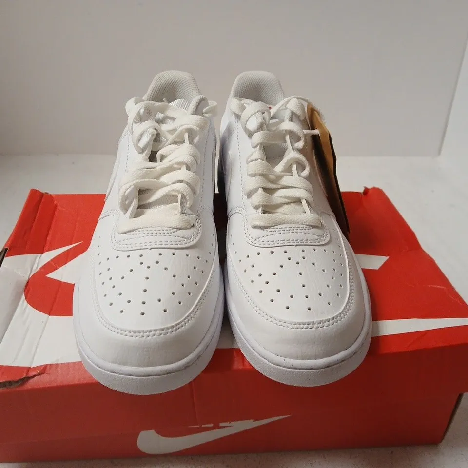 BOXED PAIR OF NIKE AIR FORCE 1 LOW WHITE SNEAKERS - UK SIZE 6.5