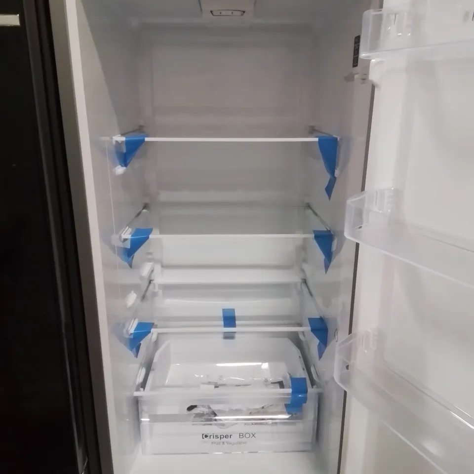 RUSSELL HOBBS FREESTANDING FROST FREE FRIDGE FREEZER - UNPROCESSED RAW RETURN