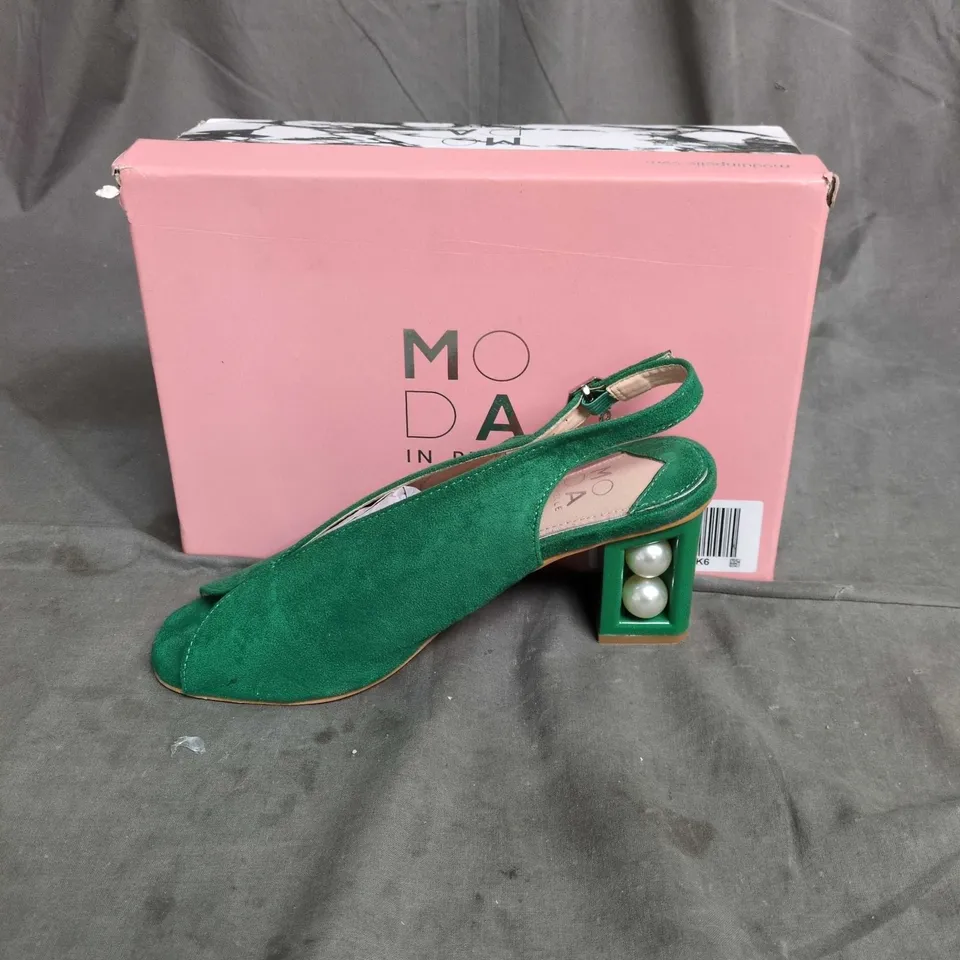 MODA IN PELLE GREEN SUEDE ANKLE-STRAP SANDALS WITH PEARL-EMBOSSED BLOCK HEEL, UK 6 (EU 39)