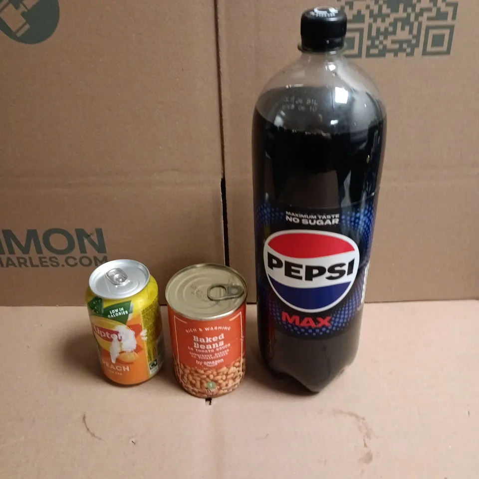 APPROXIMATELY 10 ASSORTED FOOD AND DRINKS ITEMS TO INCLUDE - LIPTONS PEACH ICED TEA, 2LTR PEPSI MAX, BAKED BEANS IN TOMATO SAUCE