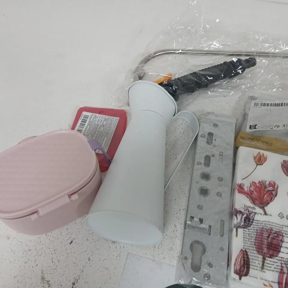 ASSORTED HOUSEHOLD ITEMS BUNDLE – CLEANING, KITCHEN & HOME ACCESSORIES