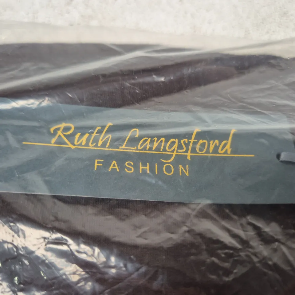 RUTH LANGSFORD FASHION LEISUREWEAR DROP SLEEVE SWEATSHIRT – UK XL