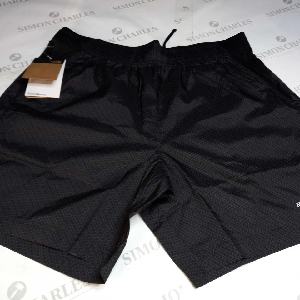 THE NORTH FACE MENS SHORTS IN BLACK - XL