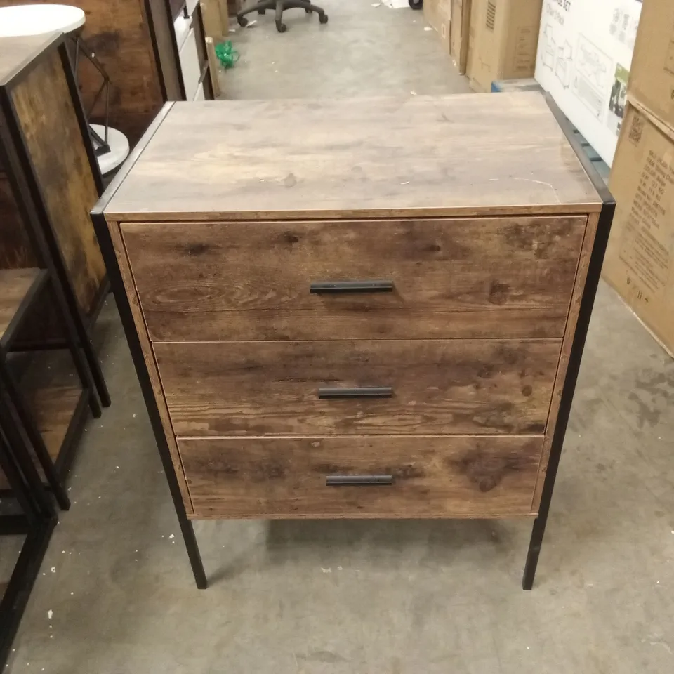 VIDA DESIGNS 3 DRAWER CHEST OF DRAWERS