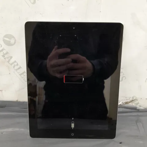 APPLE IPAD A1458 (4TH GEN) TABLET