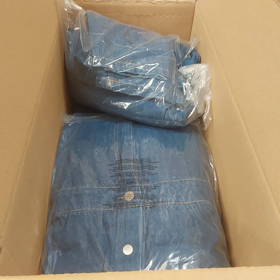 BOX CONTAINING APPROXIMATELY 8x BRAND NEW SIMPLY BE DENIM MIDWASH DENIM JUMPSUITS - SIZE 26