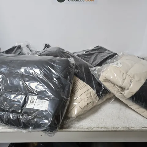 BOX OF APPROXIMATELY 24 ASSORTED BRAND NEW REGATTA CLOTHING ITEMS IN VARIOUS STYLES, COLOURS AND SIZES