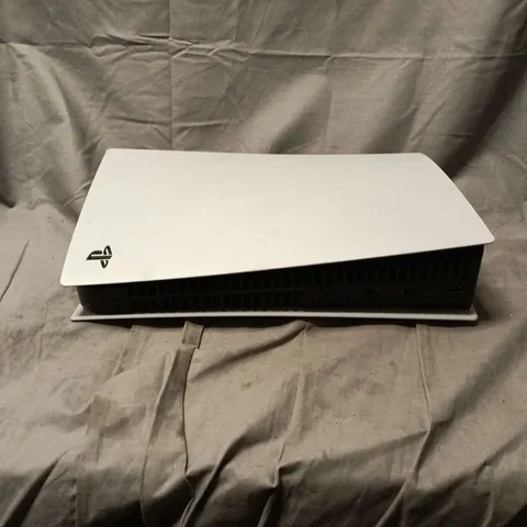 SONY PLAYSTATION 5 DIGITAL EDITION CONSOLE WITH DUALSENSE CONTROLLER – WHITE