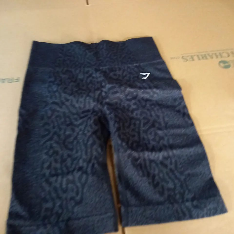 GYMSHARK TRAINING SHORTS - M