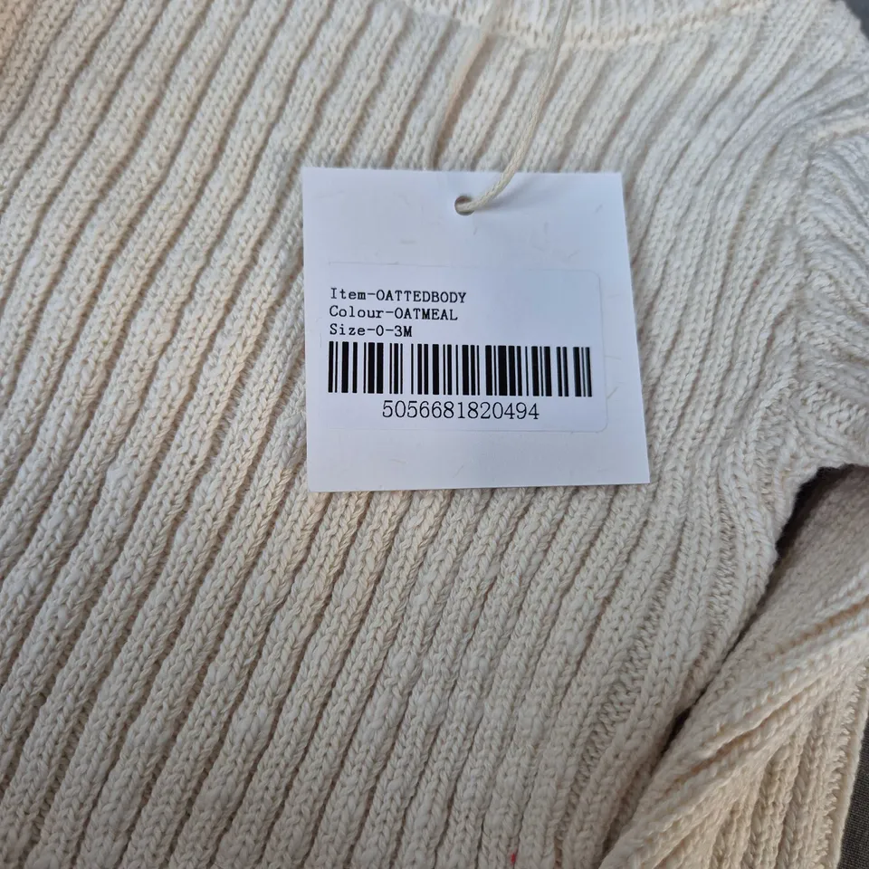 BABY KNITTED BODYSUIT – OATMEAL – 0-3M (HUNTER BRAND)