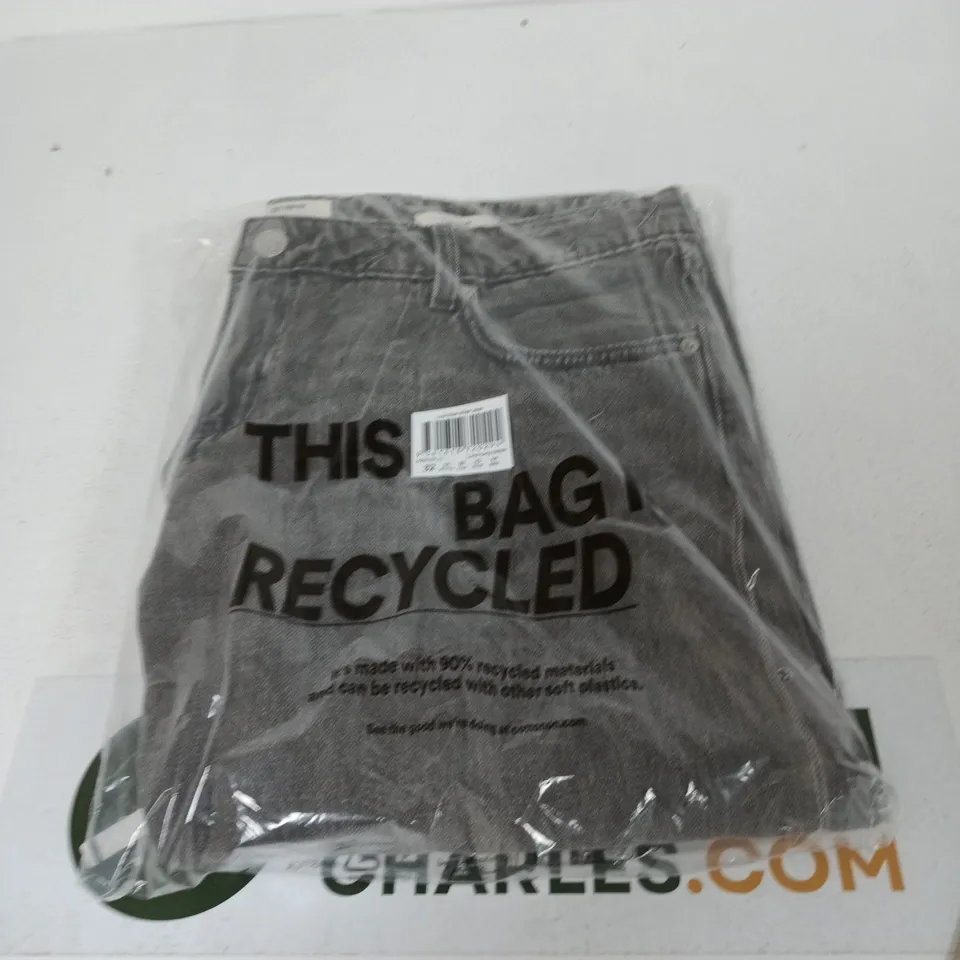 BOX OF APPROXIMATELY 8 ASSORTED CLOTHING ITEMS TO INCLUDE:LOW RISE WIDE JEANS