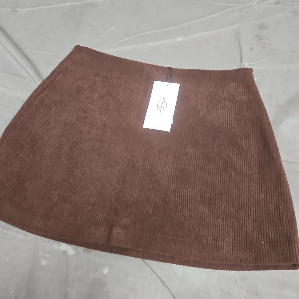 STRADIVARIUS BROWN CORDUROY MINI SKIRT – XS