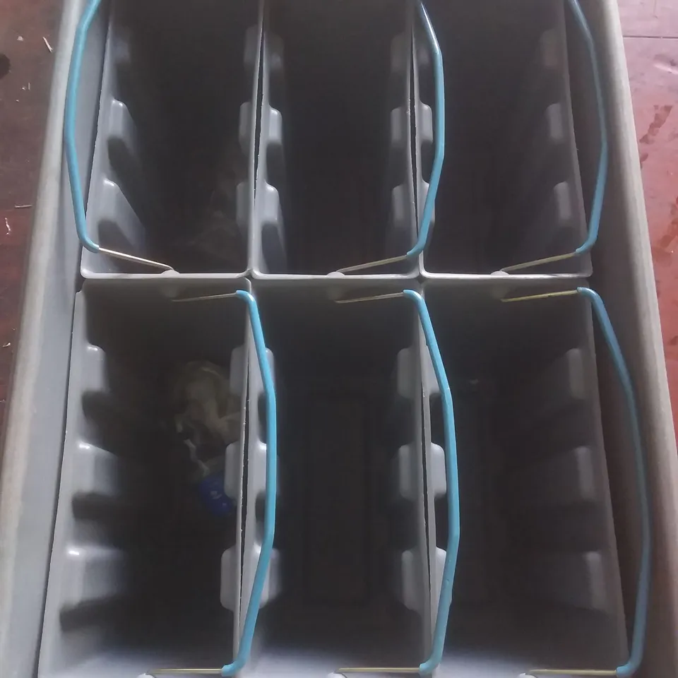 FOLLETT ICE FLAKER STORAGE CART 