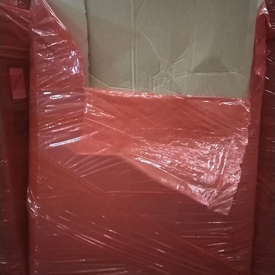 PALLET OF ASSORTED ITEMS INCLUDING - SHOWER SET