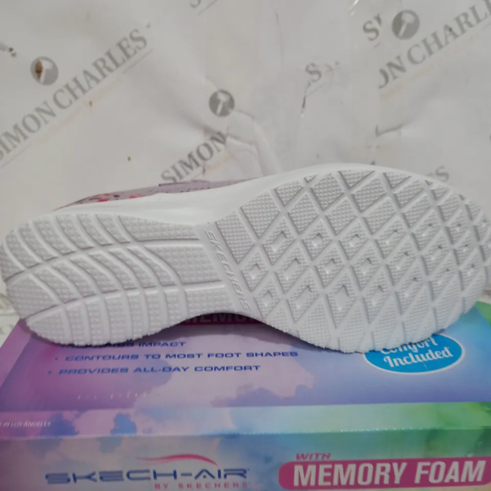 BOXED PAIR OF PINK SKETCH-AIR TRAINERS SIZE 6