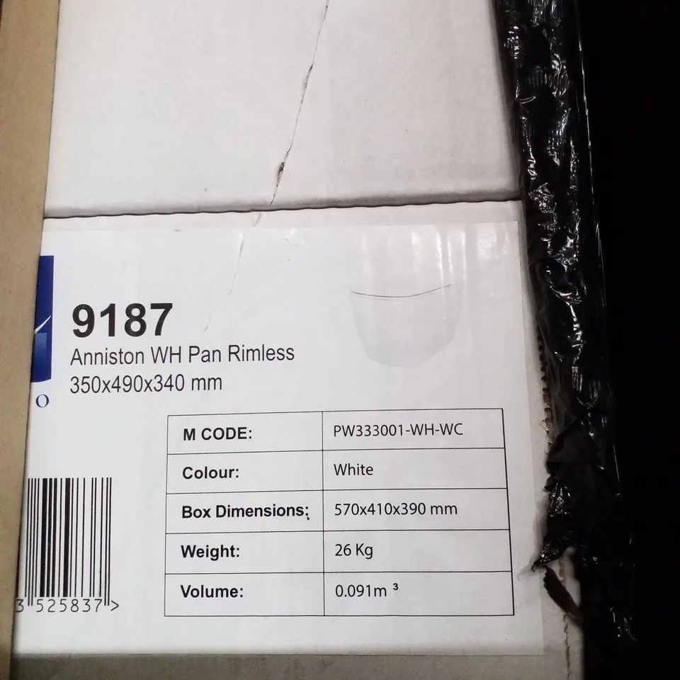 PALLET CONTAINING APPROXIMATELY 10 ASSORTED BRAND NEW CALYPSO WC PANS