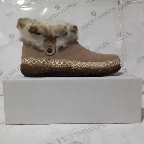 BOXED PAIR OF EARTH ORIGINS EMMALYN BEIGE BOOTIES - SIZE 5
