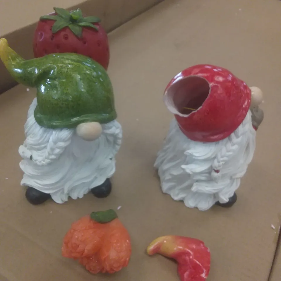 BOXED SET OF 2 CARRYING GNOMES