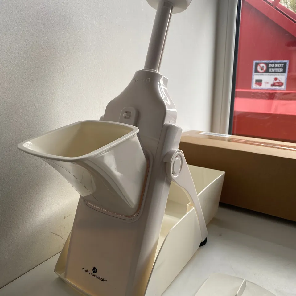 BOX OF 9 BRAND NEW BOXED COOK'S ESSENTIALS VERTICAL MANDOLINE'S