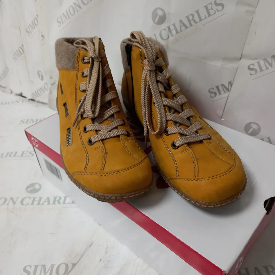 REIKER LACED ANKLE BOOTS YELLOW SIZE 7.5