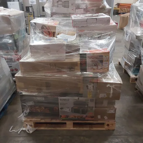 PALLET OF APPROXIMATELY 26 UNPROCESSED RAW RETURN HOUSEHOLD AND ELECTRICAL GOODS TO INCLUDE;