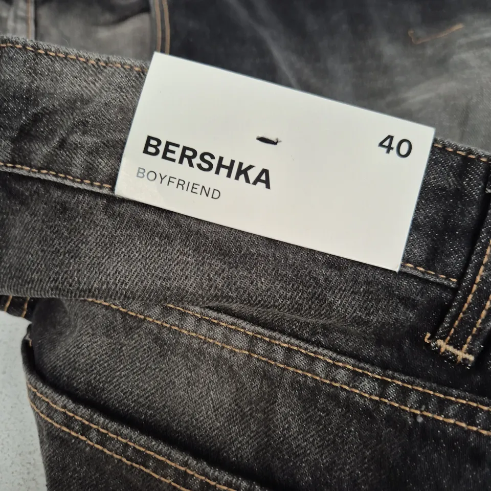 BERSHKA BOYFRIEND JEANS, DARK WASH, UK 12 (EU 40)