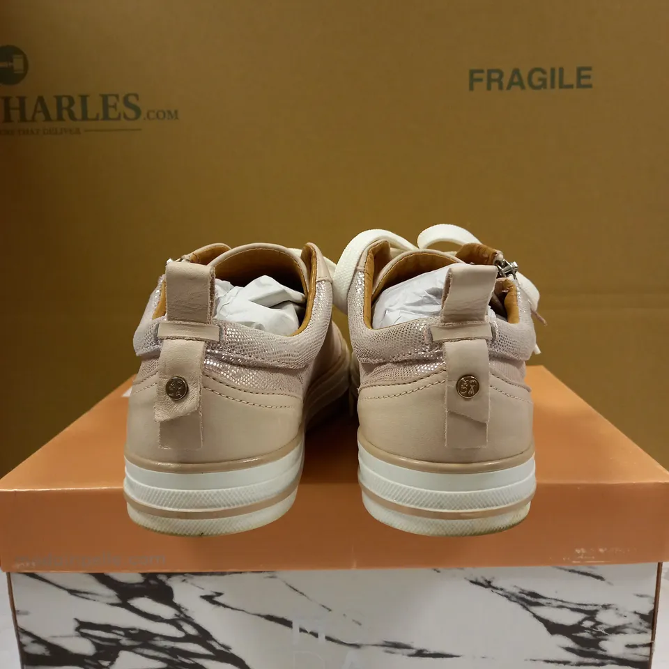 MODA IN PELLE NUDE/ROSE FIZZALI TRAINERS - SIZE 7