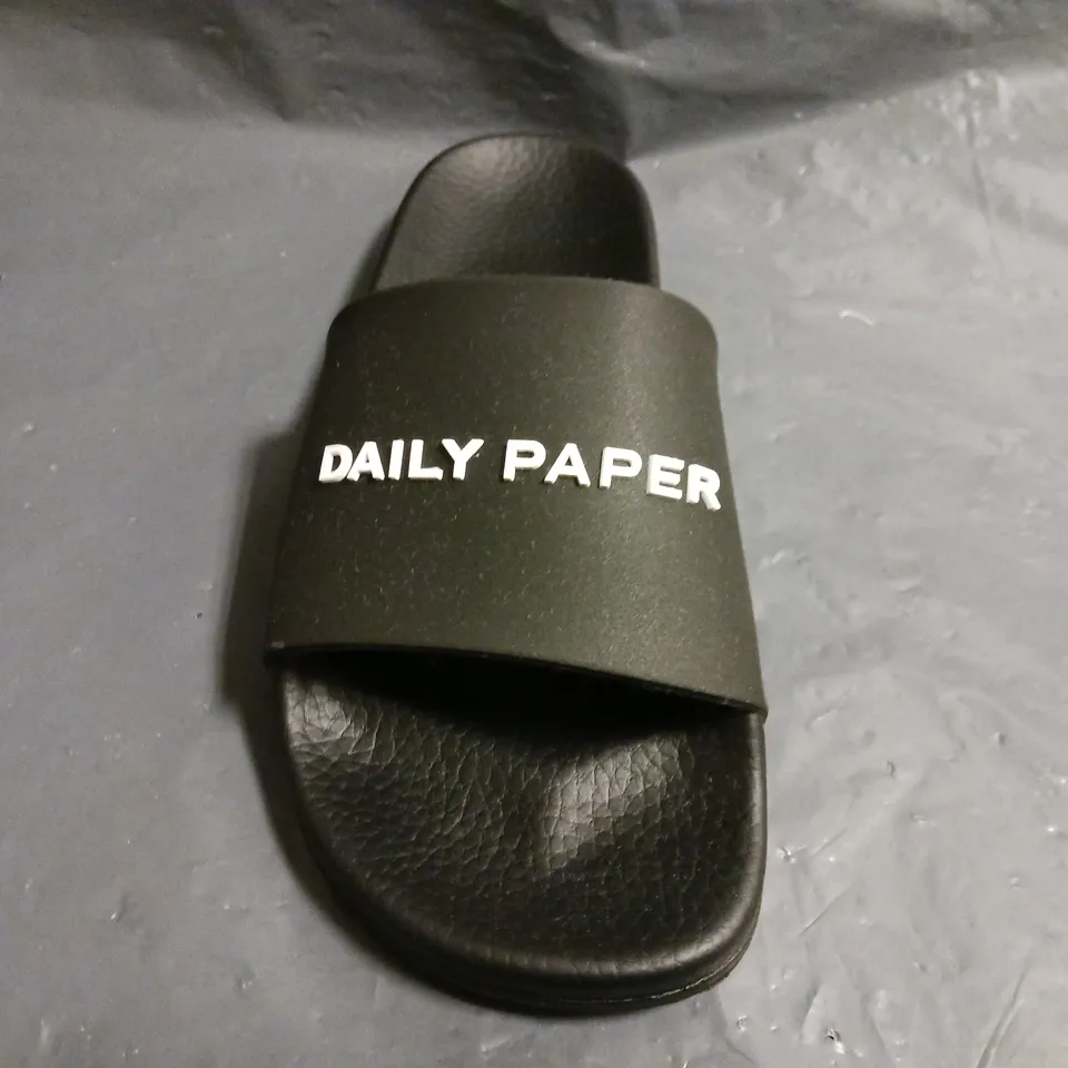 BOXED PAIR OF DAILY PAPER SLIDERS IN BLACK UK SIZE 8