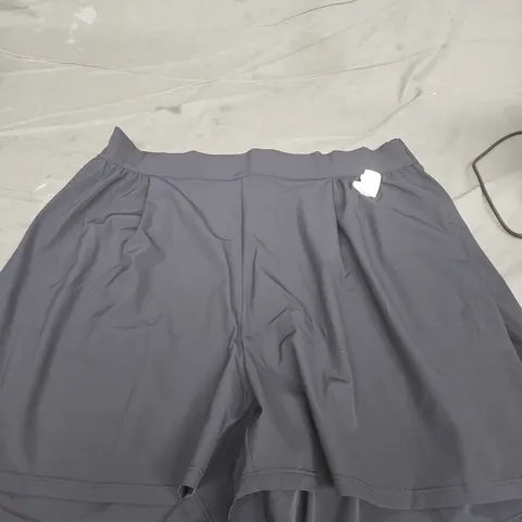 NIKE DRI-FIT SHORTS – DARK GREY SIZE L