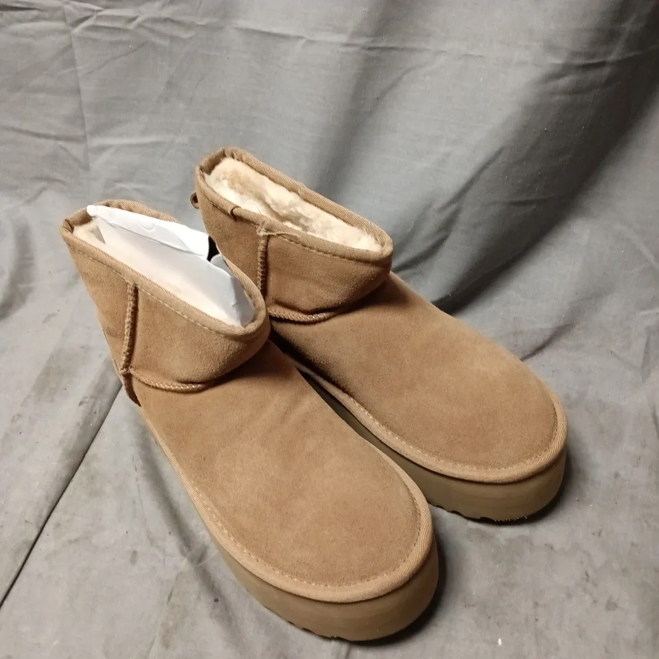 UGG TAN SUEDE ANKLE BOOTS WITH SHEARLING LINING SIZE 37