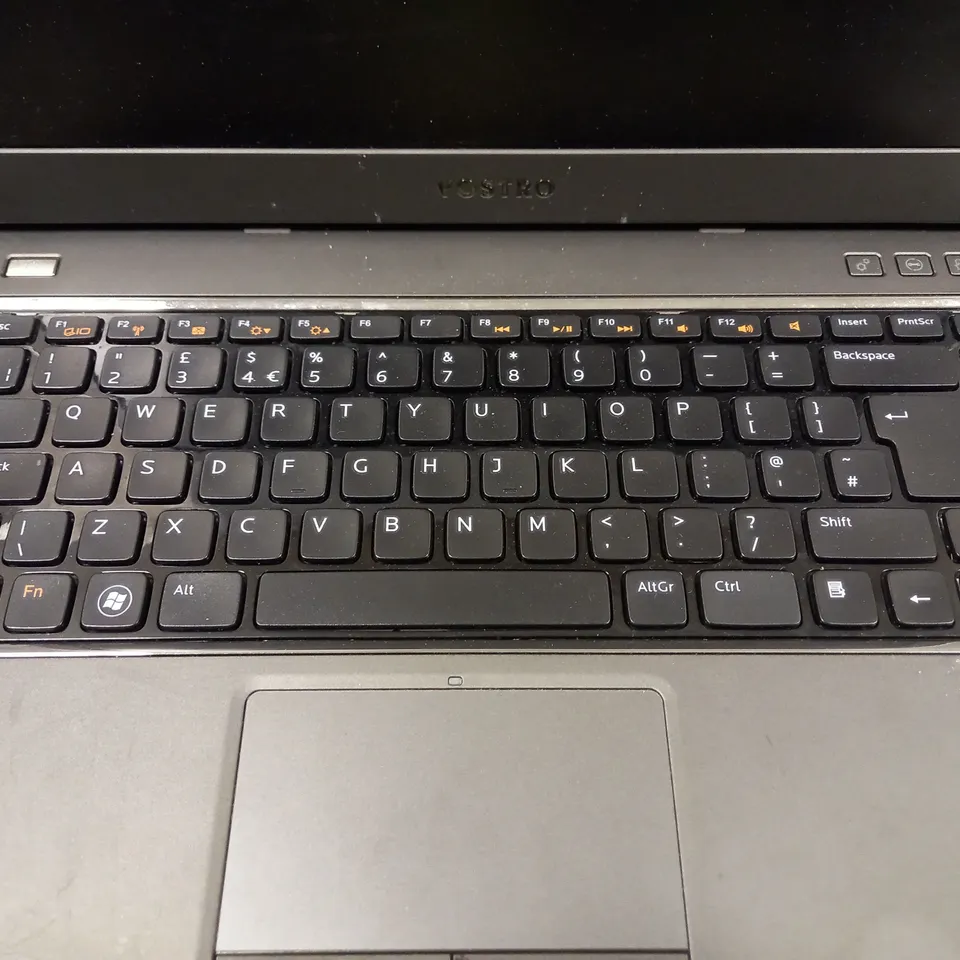 DELL VOSTRO 3560 LAPTOP IN SILVER