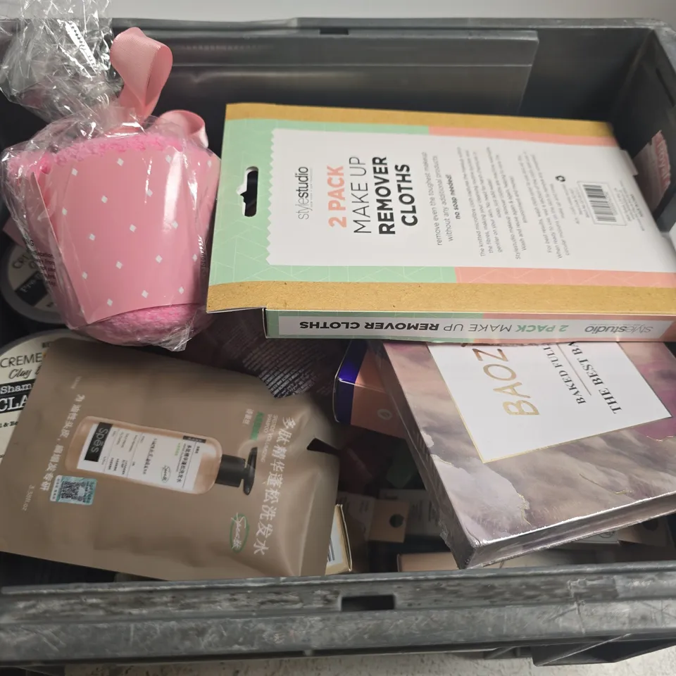 APPROXIMATELY 15 ASSORTED HEALTH & BEAUTY PRODUCTS