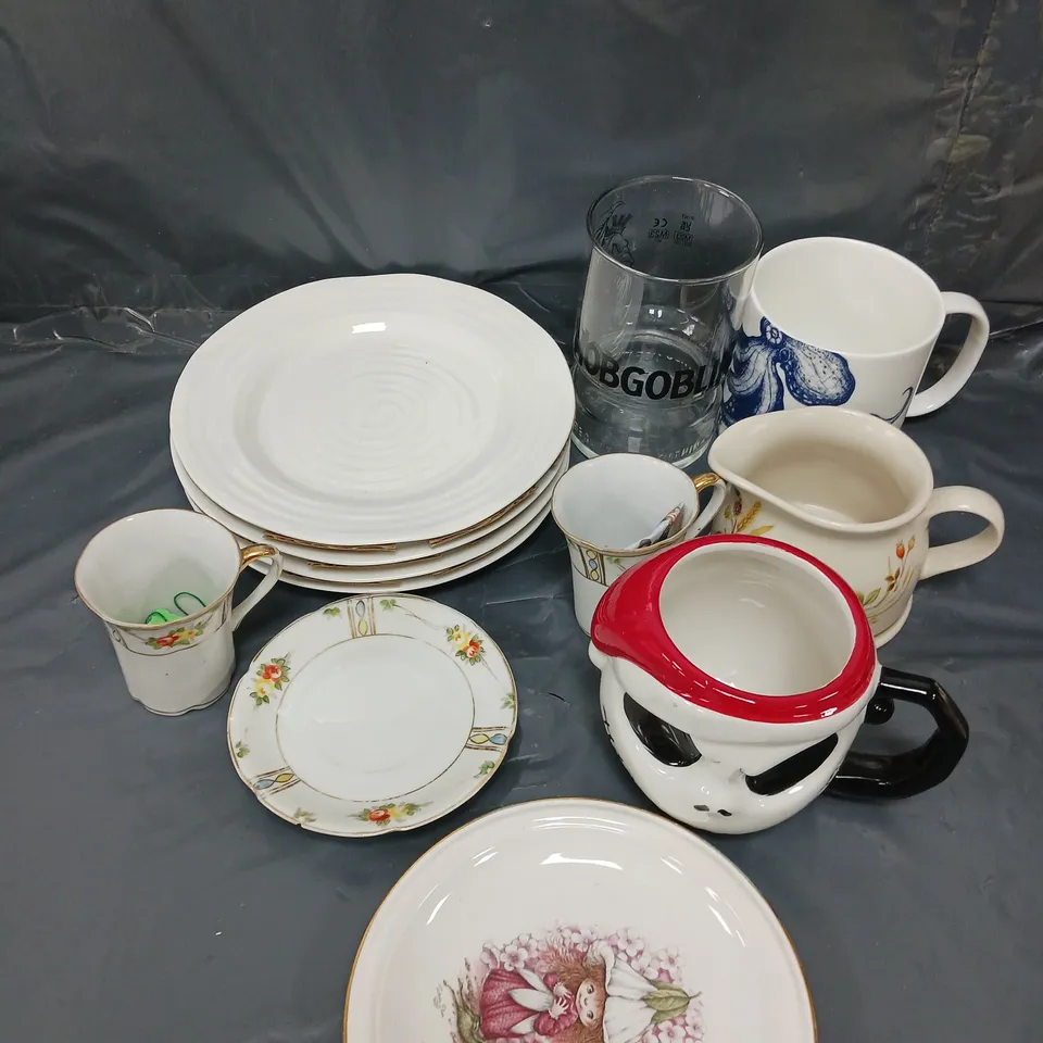 APPROXIMATELY 12 ASSORTED POTTERY PRODUCTS FROM VARIOUS MAKERS - COLLECTION ONLY	