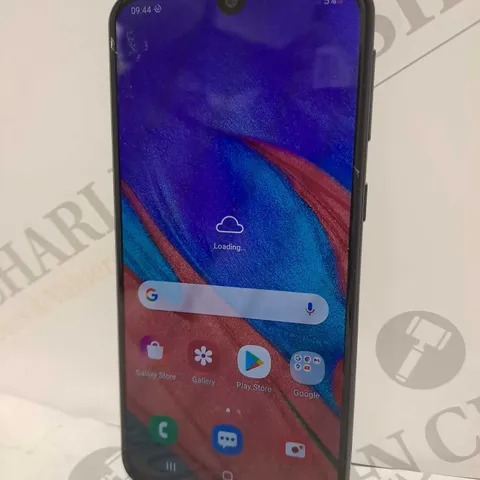 SAMSUNG GALAXY A40 SMARTPHONE