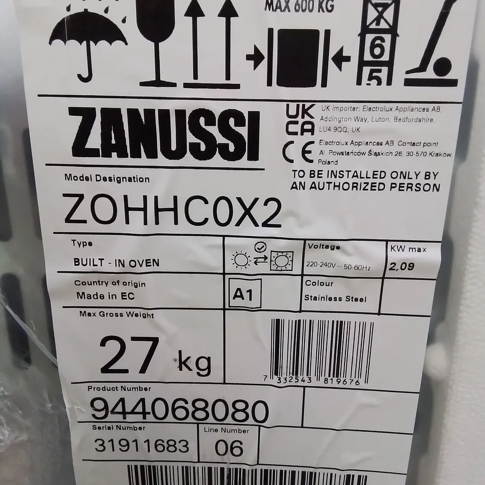ZANUSSI INTEGRATED SINGLE ELECTRIC OVEN Model ZOHHC0X2 RRP £250