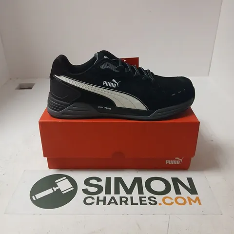 BOXED PAIR OF PUMA AIRTWIST BLACK LOW TRAINERS - UK 9
