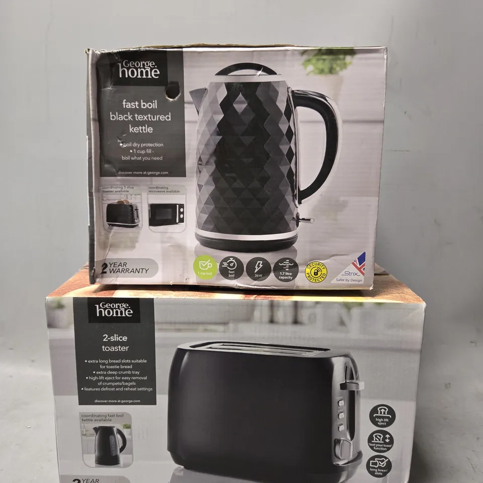 BOX OF APPROXIMATELY 6 ASSORTED ITEMS TO INCLUDE -FAST BOIL KETTLE, 2 SLICE TOASTER IN BLACK ETC