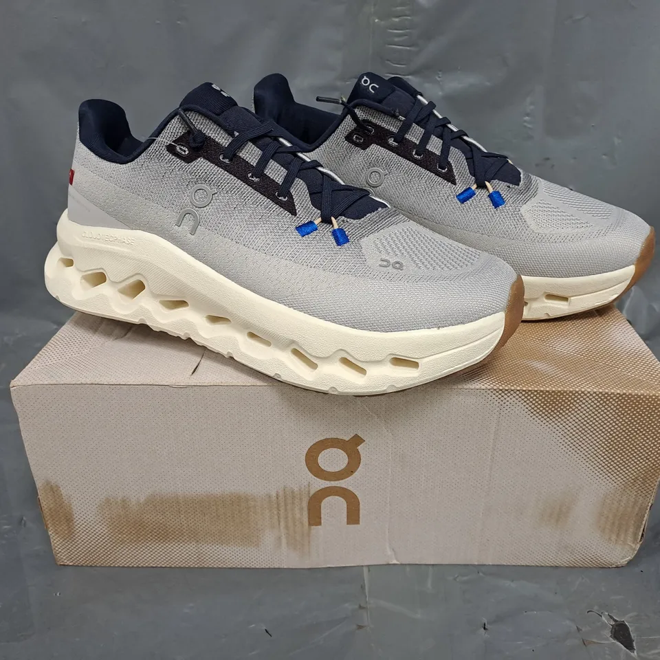 BOXED PAIR OF ON WOMEN'S CLOUDTILT TRAINERS IN GREY/BLUE SIZE UK 6