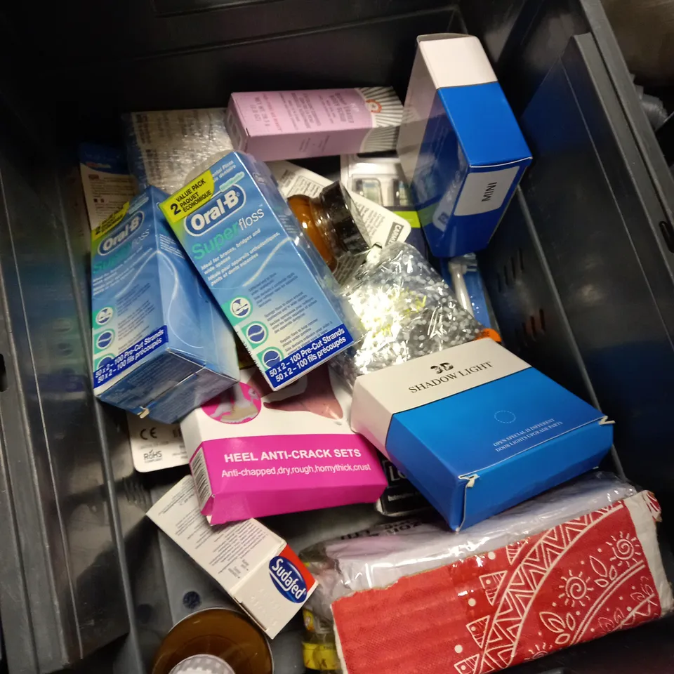 ASSORTMENT OF HEALTHCARE PRODUCTS APPROX. 15 ITEMS 