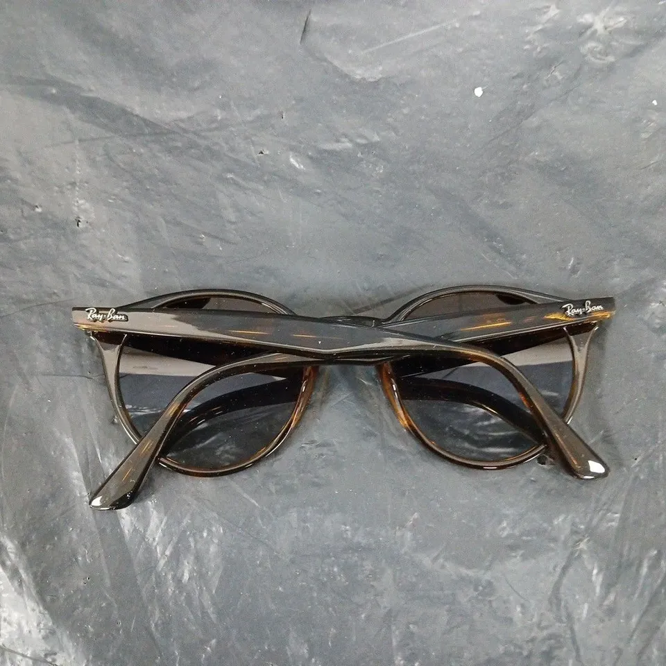 RAY BAN ROUNDED SUNGLASSES - LIGHT HAVANA