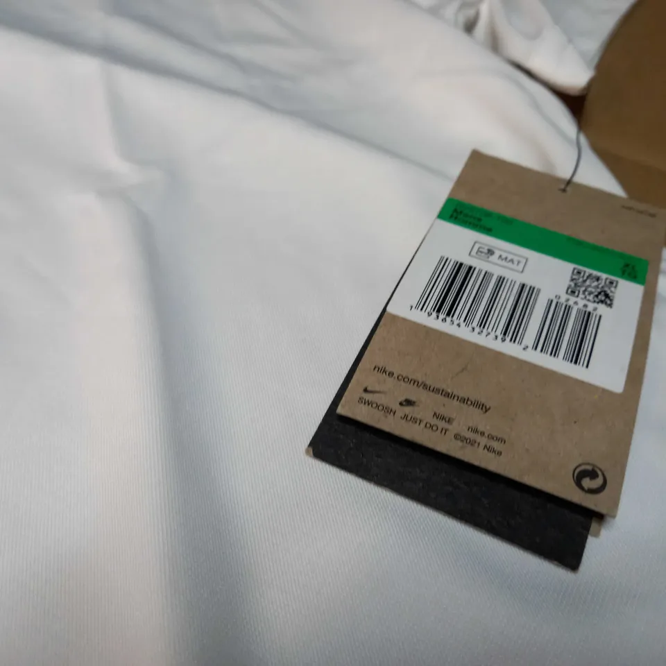 NIKE DRI-FIT WHITE FITNESS TOP - XL