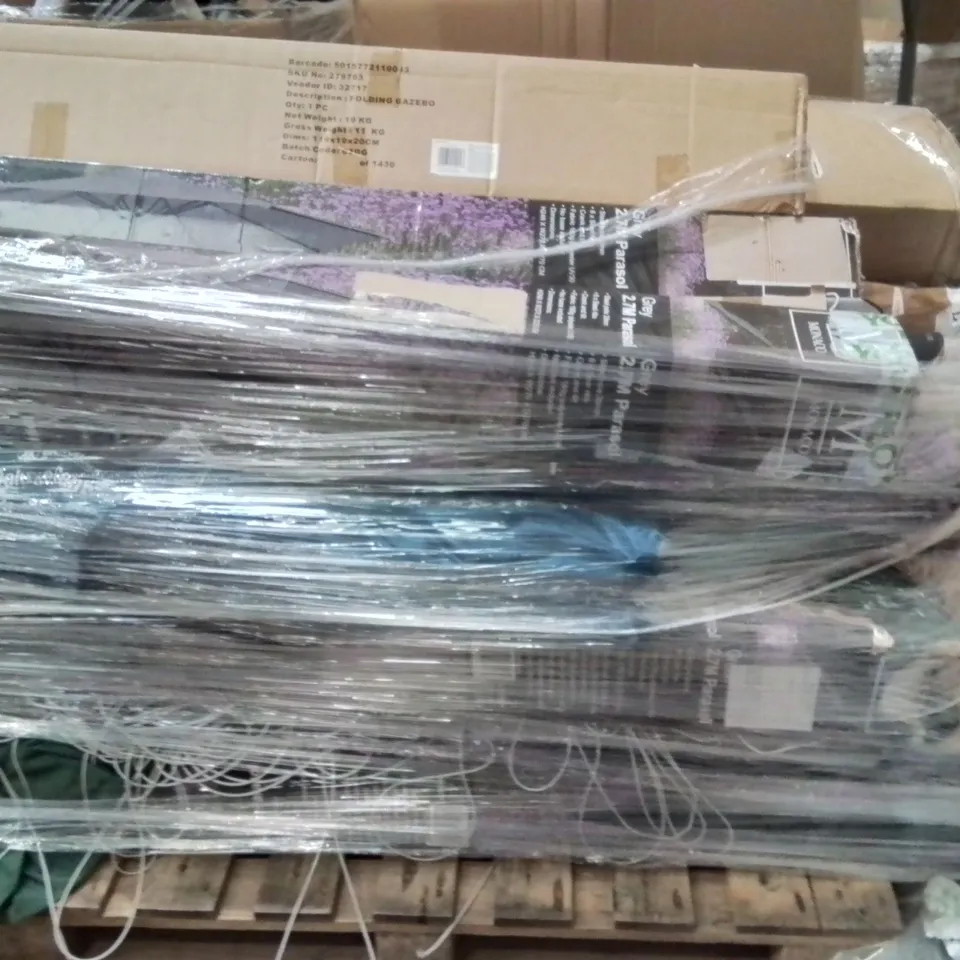 PALLET OF ASSORTED HOUSEHOLD GOODS AND PRODUCTS TO INCLUDE;CAMPING CHAIR,PARASOLS,CLOTHES AIRERS
