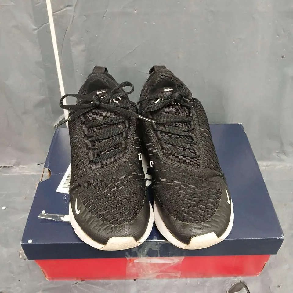 PAIR OF NIKE AIR MAX 270 TRAINERS IN BLACK/WHITE SIZE 4