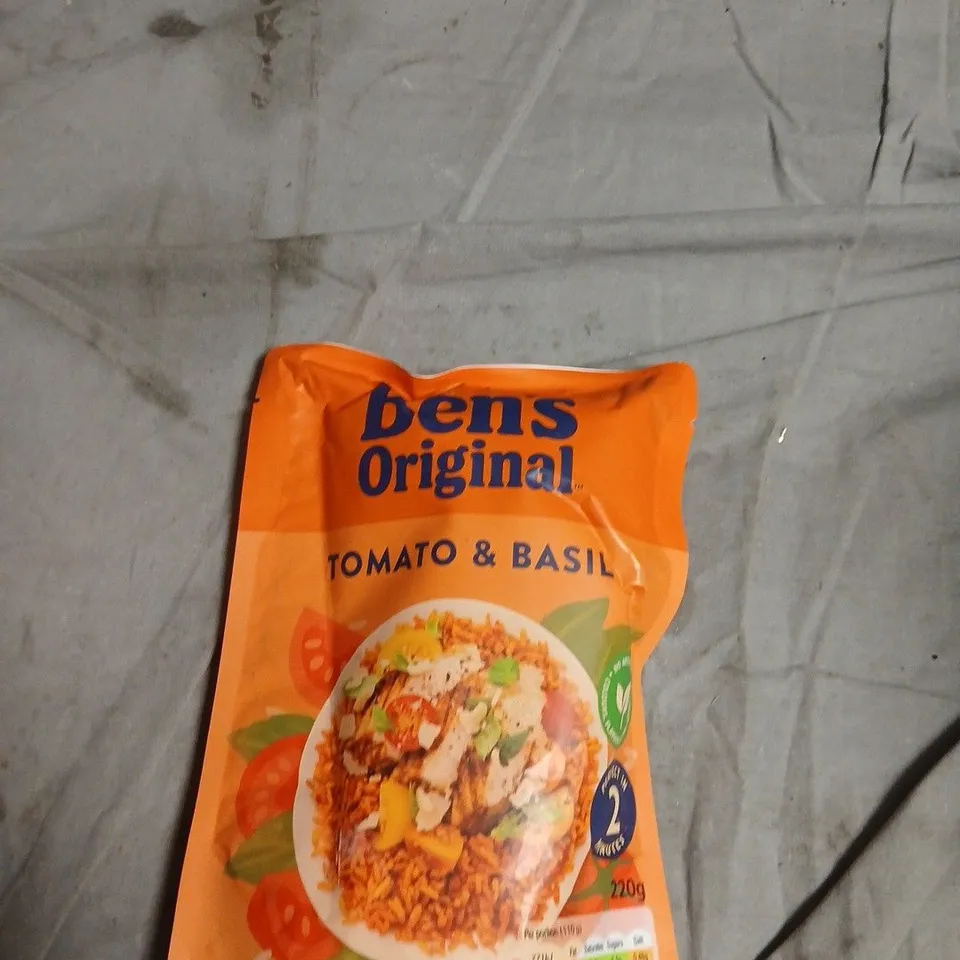 APROXIMATELY 15 ASSORTED FOOD ITEMS INCLUDING ORGANIC RAW ALMOND BUTTER , BENS ORIGINAL RICE AND NOOTZ COCONUT PASSION FRUIT SMOOTHIE