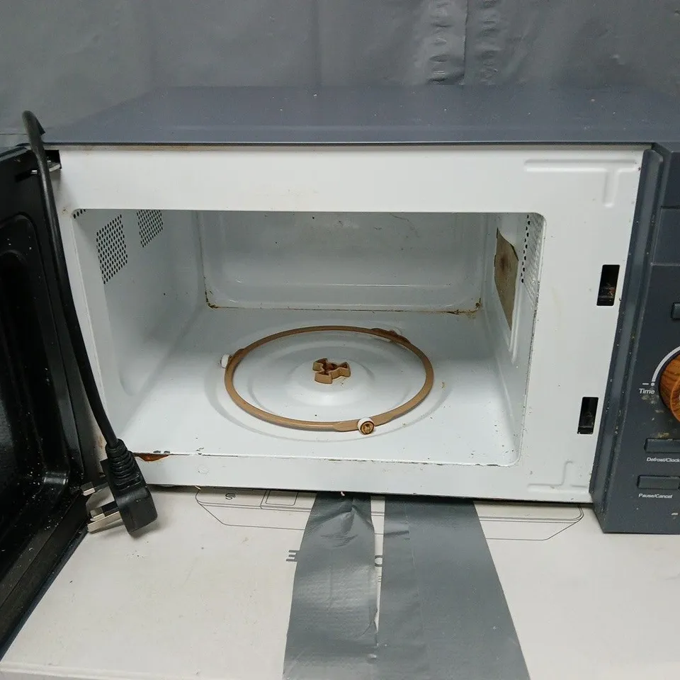 BOXED SWAN DIGITAL MICROWAVE 